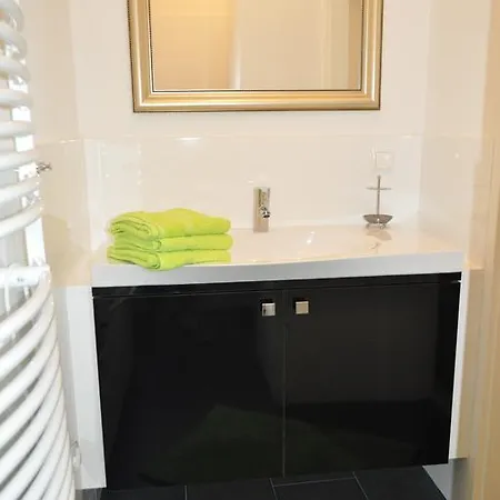 Im Univiertel Mit Garten Appartement