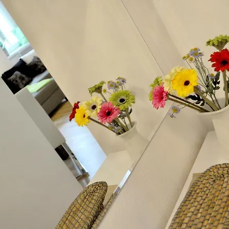 Im Univiertel Mit Garten *