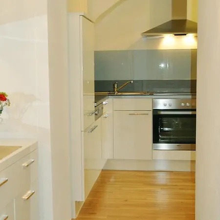 Im Univiertel Mit Garten * Грац