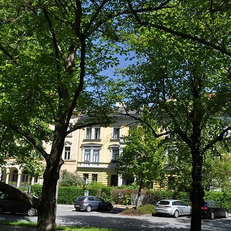 Im Univiertel Mit Garten Апартаменты Грац